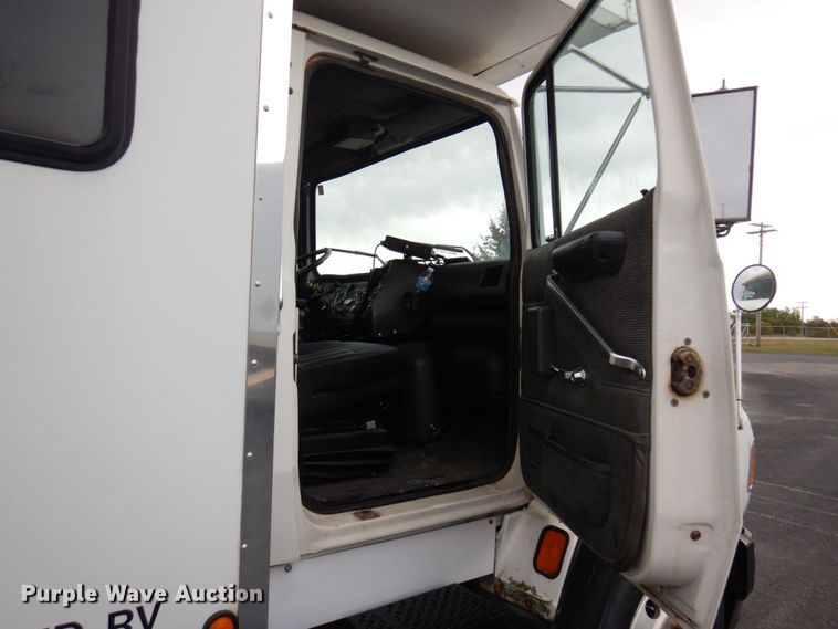 image for item MH9232 1996 Ford Aeromax L9000  truck with 1994 Wsch trailer