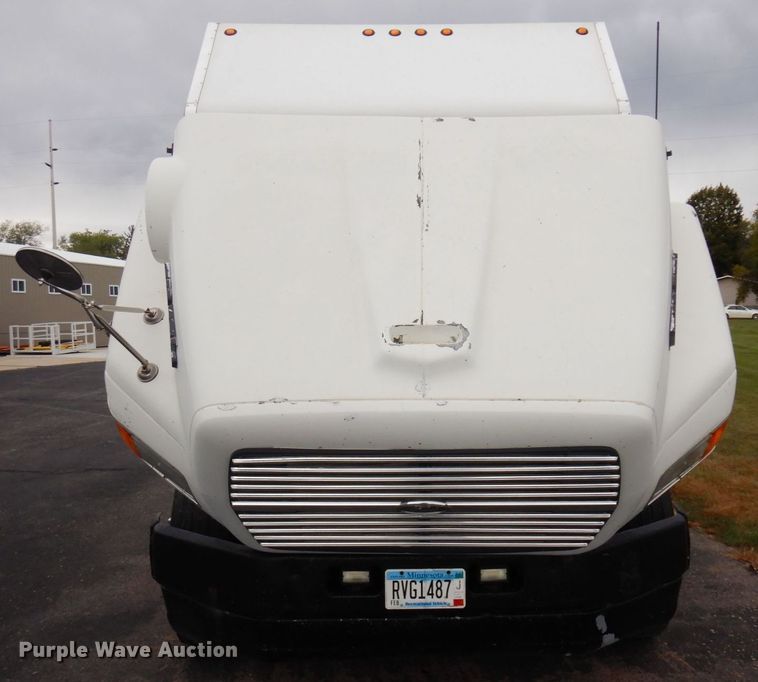 image for item MH9232 1996 Ford Aeromax L9000  truck with 1994 Wsch trailer