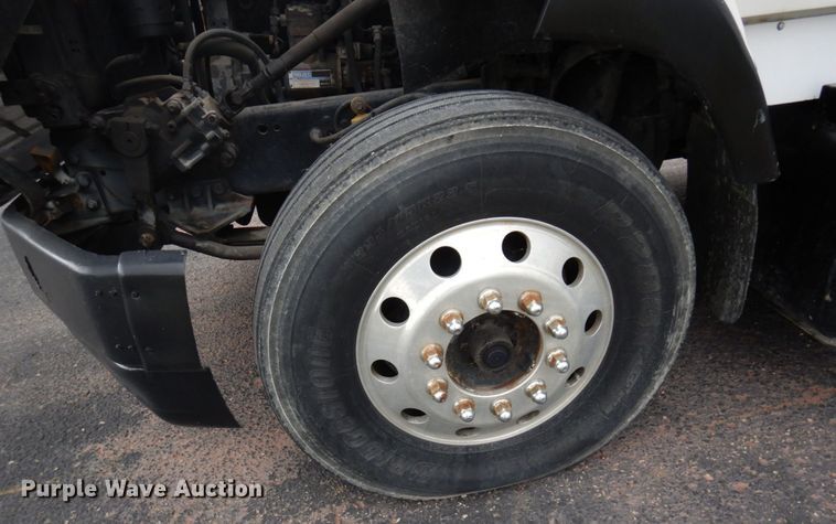 image for item MH9232 1996 Ford Aeromax L9000  truck with 1994 Wsch trailer