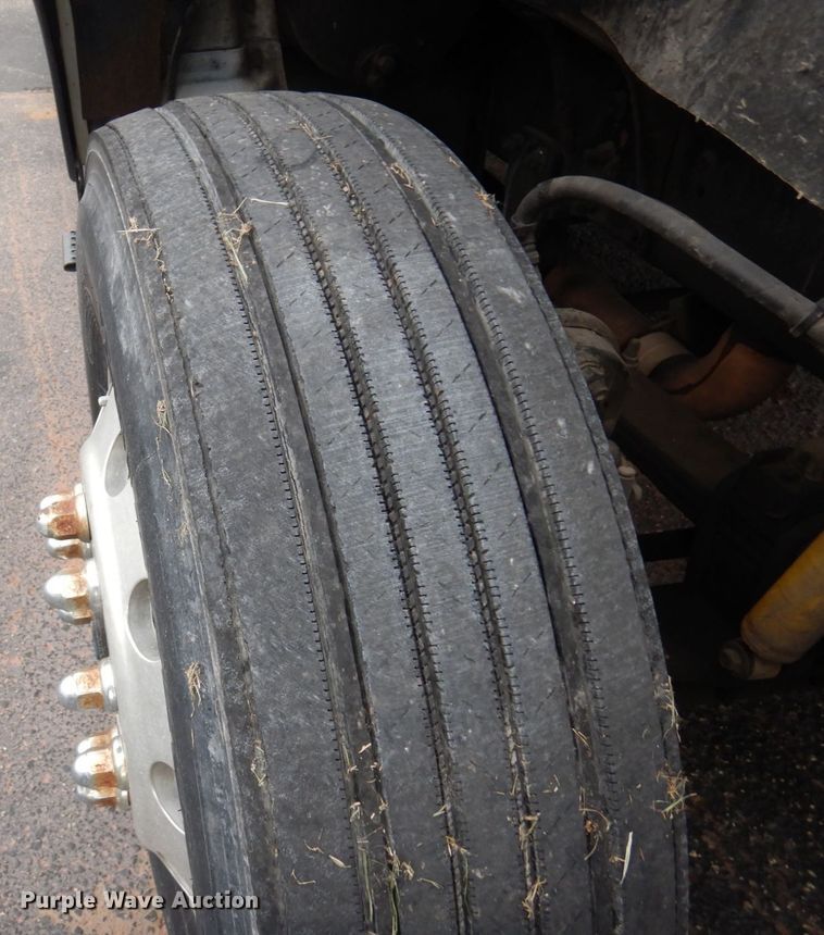 image for item MH9232 1996 Ford Aeromax L9000  truck with 1994 Wsch trailer