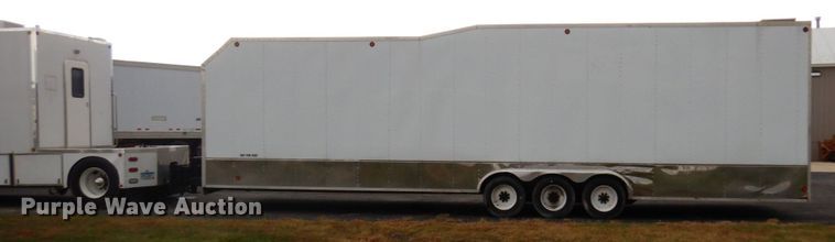 image for item MH9232 1996 Ford Aeromax L9000  truck with 1994 Wsch trailer
