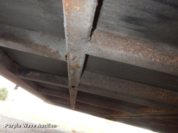 image for item MH9232 1996 Ford Aeromax L9000  truck with 1994 Wsch trailer