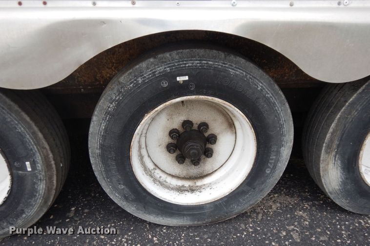 image for item MH9232 1996 Ford Aeromax L9000  truck with 1994 Wsch trailer