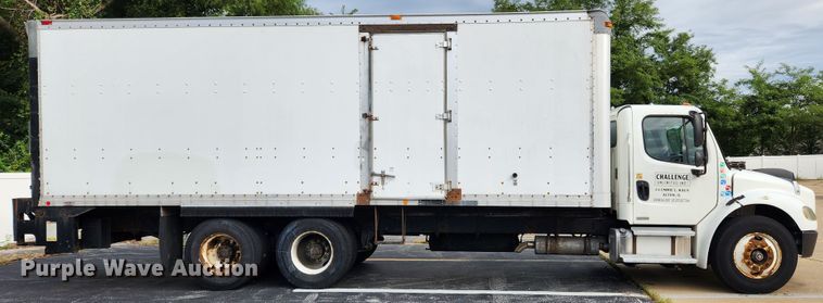 image for item MK9365 2005 Freightliner Business Class M2  box truck