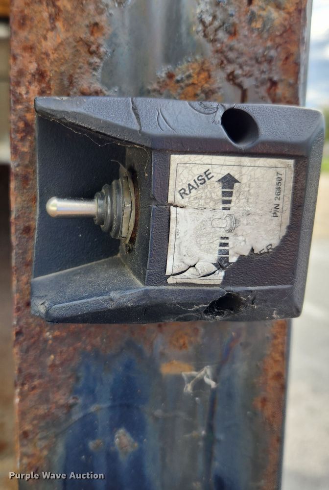 image for item MK9365 2005 Freightliner Business Class M2  box truck