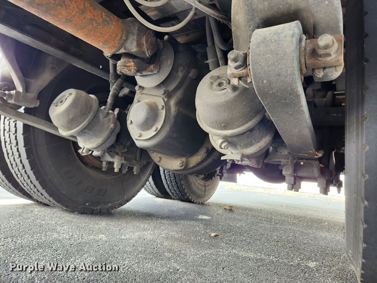 image for item MK9365 2005 Freightliner Business Class M2  box truck