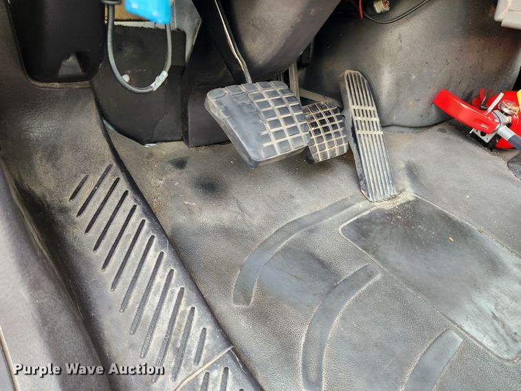 image for item MK9365 2005 Freightliner Business Class M2  box truck