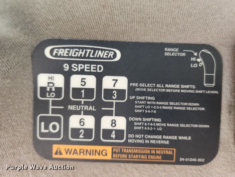 image for item MK9365 2005 Freightliner Business Class M2  box truck