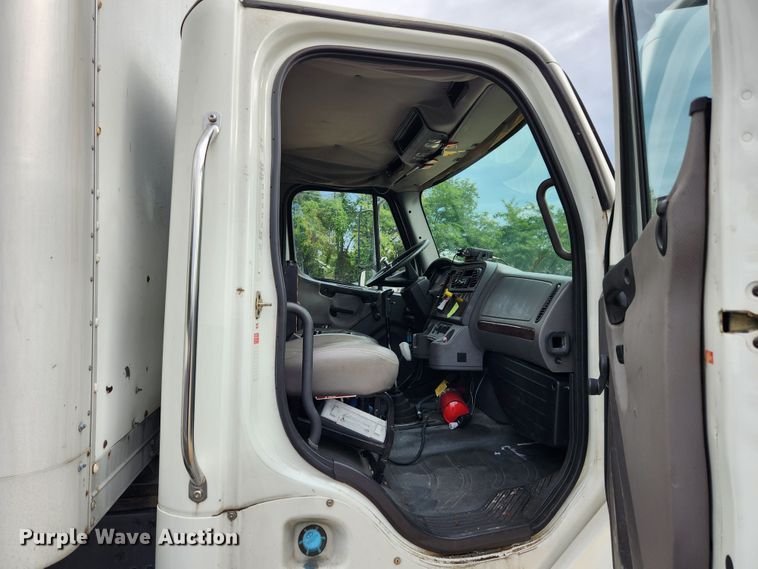 image for item MK9365 2005 Freightliner Business Class M2  box truck