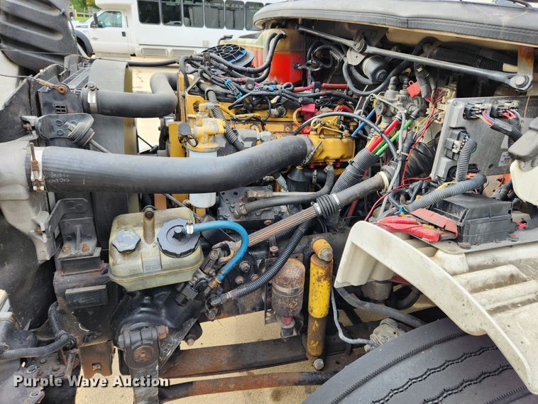 image for item MK9365 2005 Freightliner Business Class M2  box truck