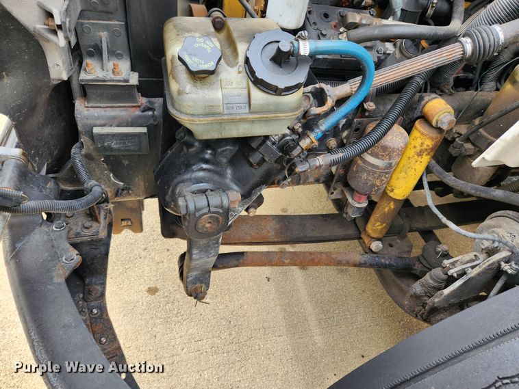 image for item MK9365 2005 Freightliner Business Class M2  box truck