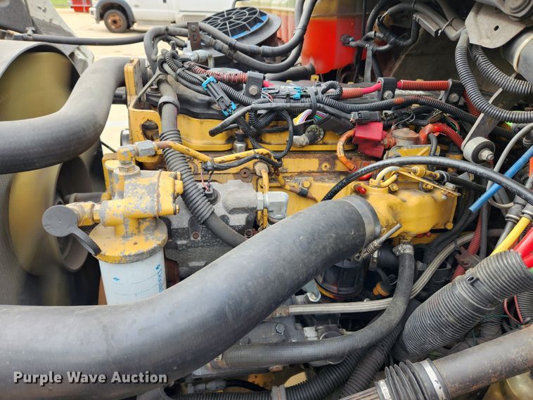 image for item MK9365 2005 Freightliner Business Class M2  box truck