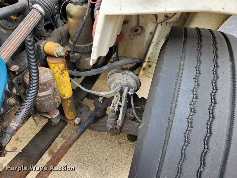 image for item MK9365 2005 Freightliner Business Class M2  box truck