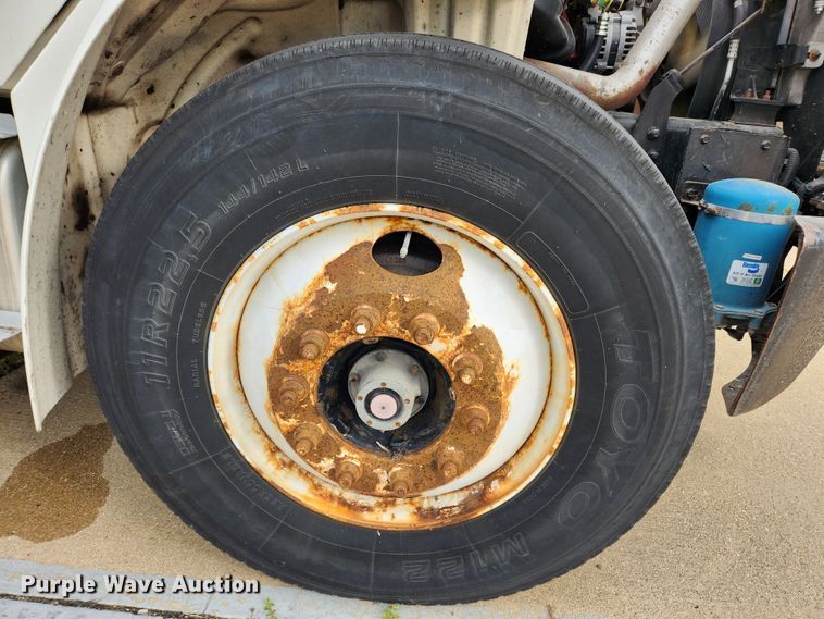 image for item MK9365 2005 Freightliner Business Class M2  box truck