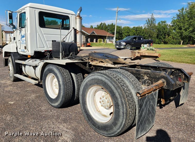 image for item MK9376 1993 Mack CH613  semi truck