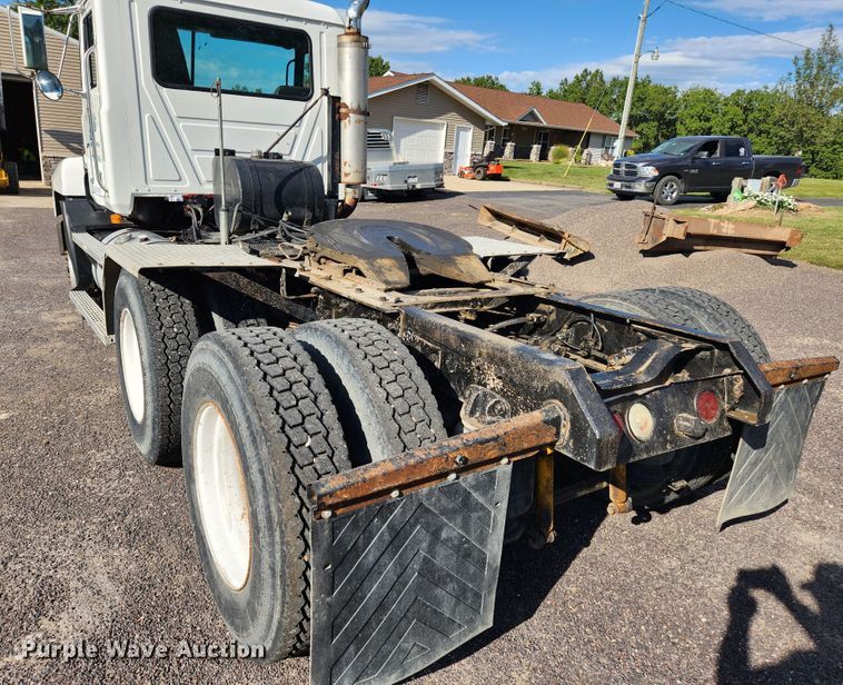 image for item MK9376 1993 Mack CH613  semi truck