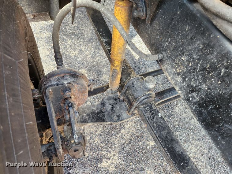 image for item MK9376 1993 Mack CH613  semi truck