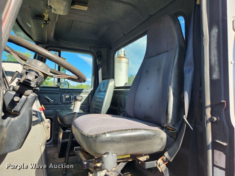 image for item MK9376 1993 Mack CH613  semi truck