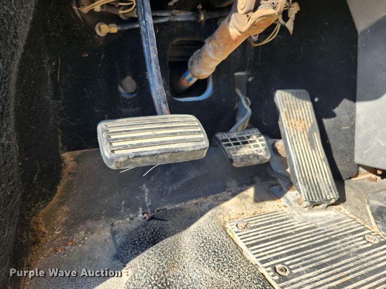 image for item MK9376 1993 Mack CH613  semi truck