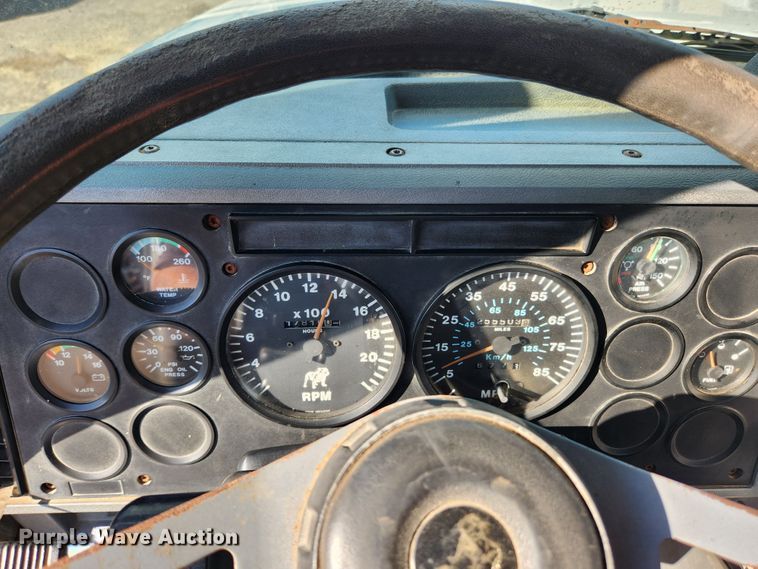 image for item MK9376 1993 Mack CH613  semi truck