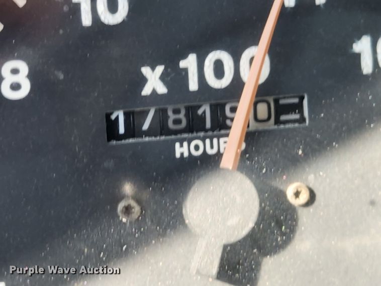 image for item MK9376 1993 Mack CH613  semi truck