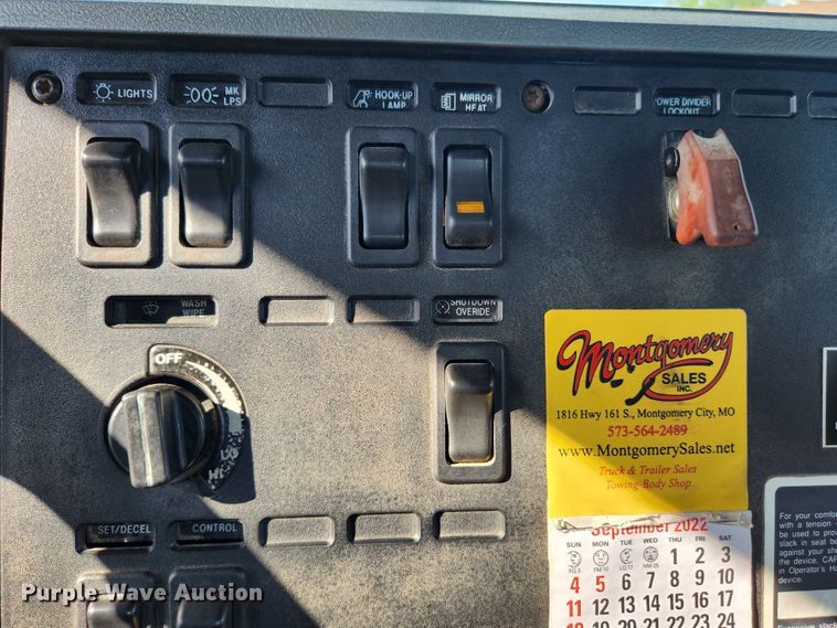 image for item MK9376 1993 Mack CH613  semi truck