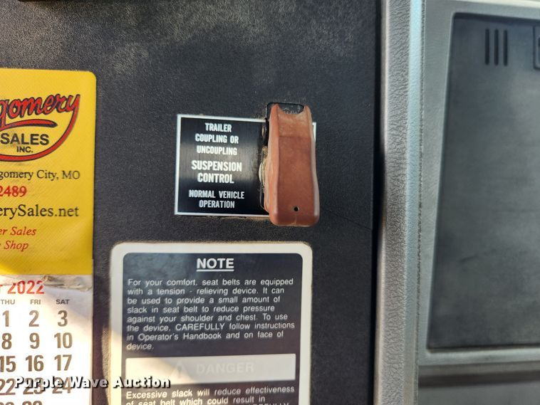 image for item MK9376 1993 Mack CH613  semi truck