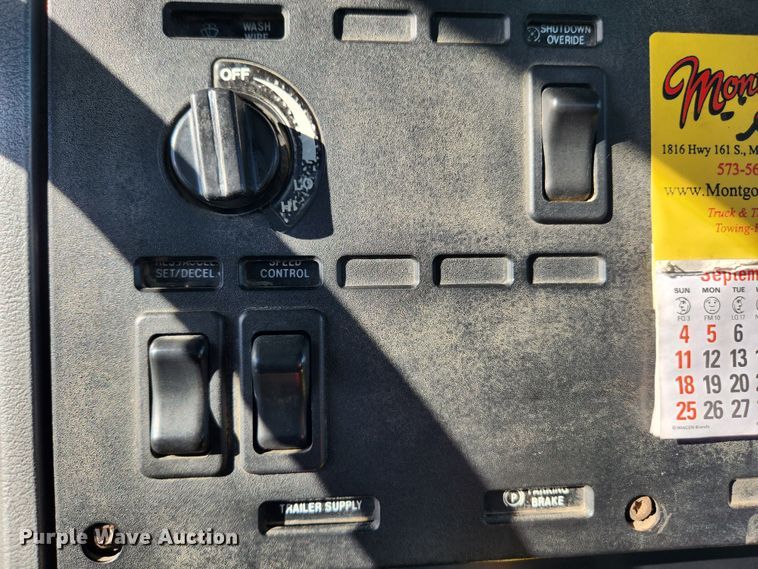 image for item MK9376 1993 Mack CH613  semi truck