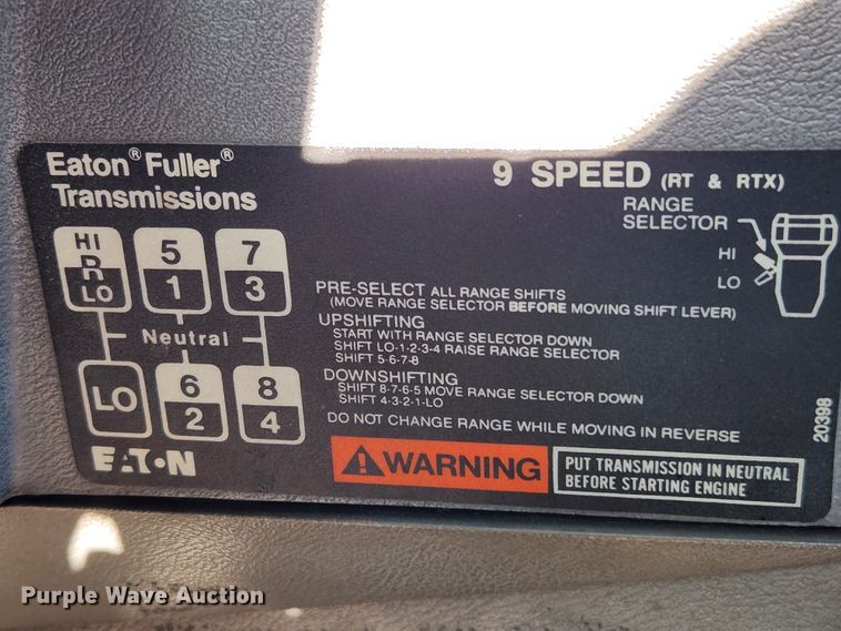 image for item MK9376 1993 Mack CH613  semi truck