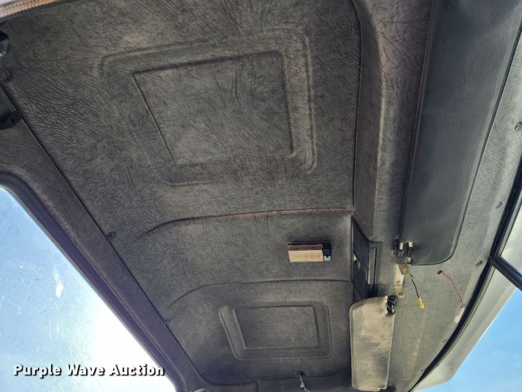 image for item MK9376 1993 Mack CH613  semi truck