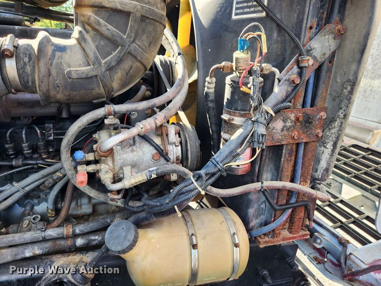 image for item MK9376 1993 Mack CH613  semi truck