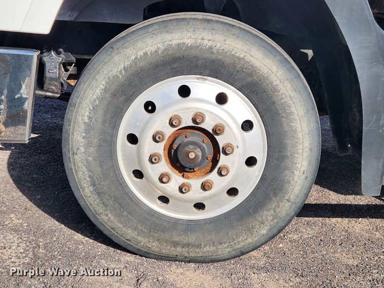 image for item MK9376 1993 Mack CH613  semi truck