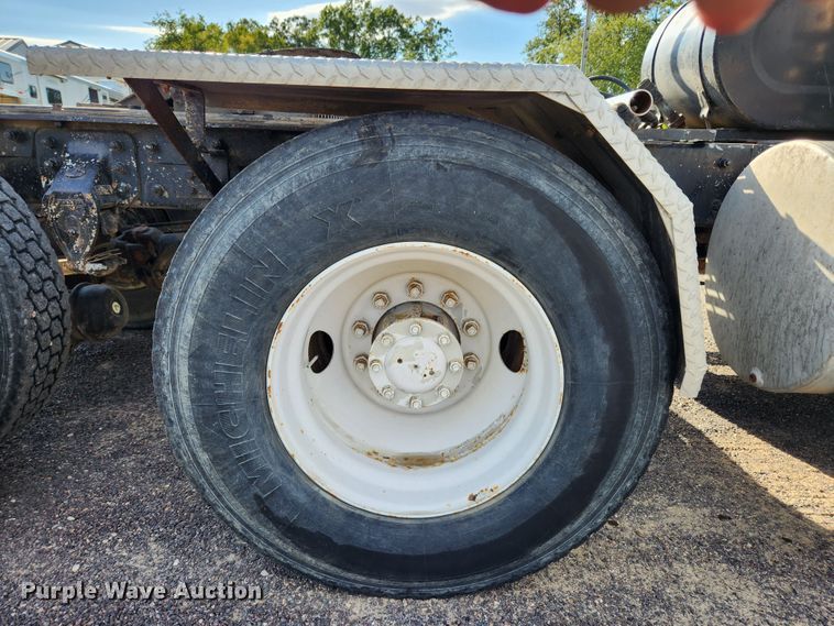 image for item MK9376 1993 Mack CH613  semi truck