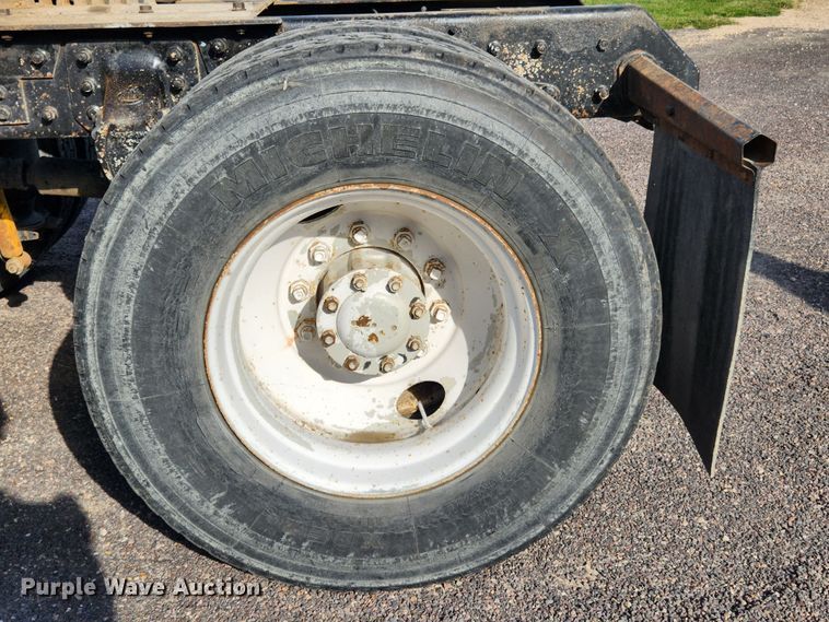 image for item MK9376 1993 Mack CH613  semi truck