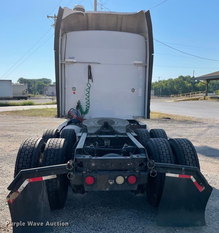 image for item MR9348 2013 Kenworth T660  semi truck