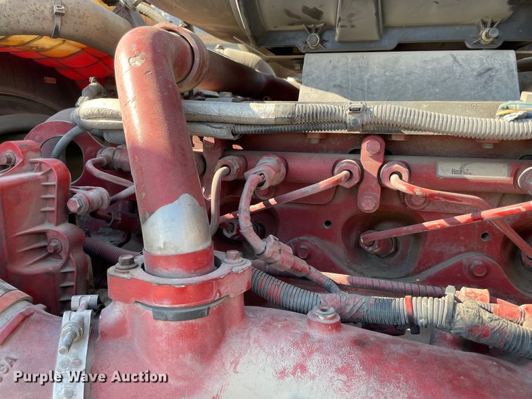 image for item MR9348 2013 Kenworth T660  semi truck