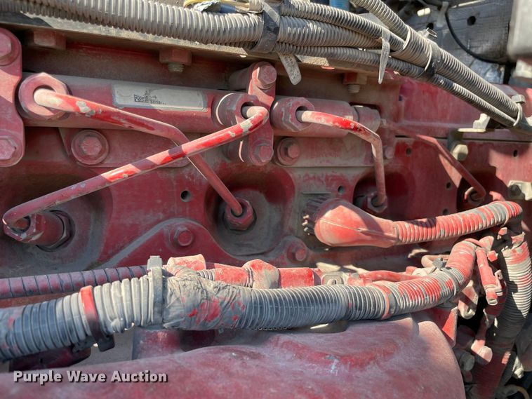 image for item MR9348 2013 Kenworth T660  semi truck