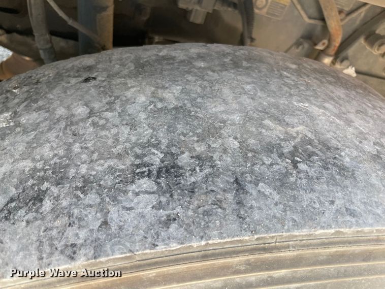 image for item MR9348 2013 Kenworth T660  semi truck