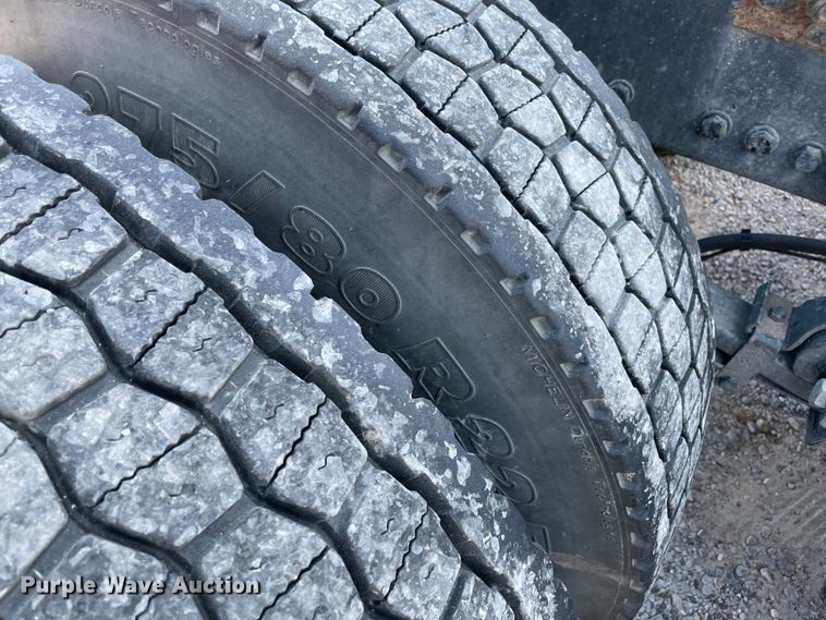 image for item MR9348 2013 Kenworth T660  semi truck