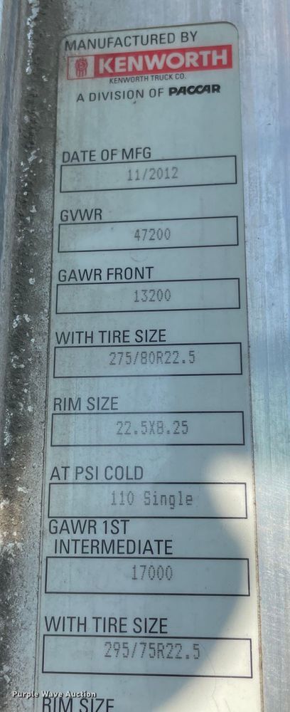 image for item MR9348 2013 Kenworth T660  semi truck