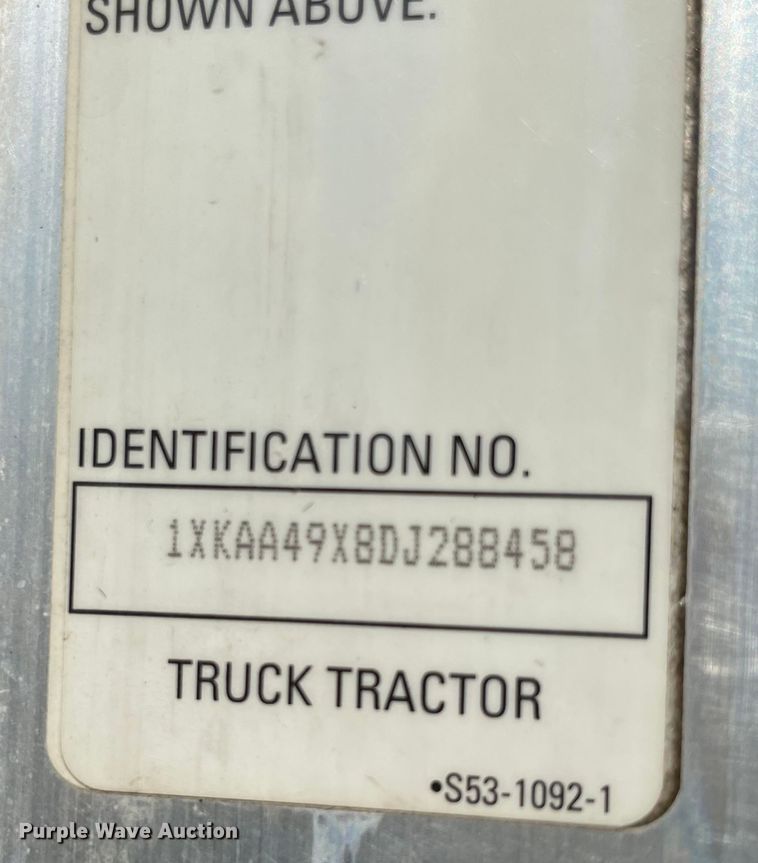 image for item MR9348 2013 Kenworth T660  semi truck