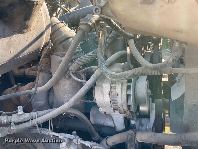 image for item MR9353 2000 International 4900  feed delivery truck