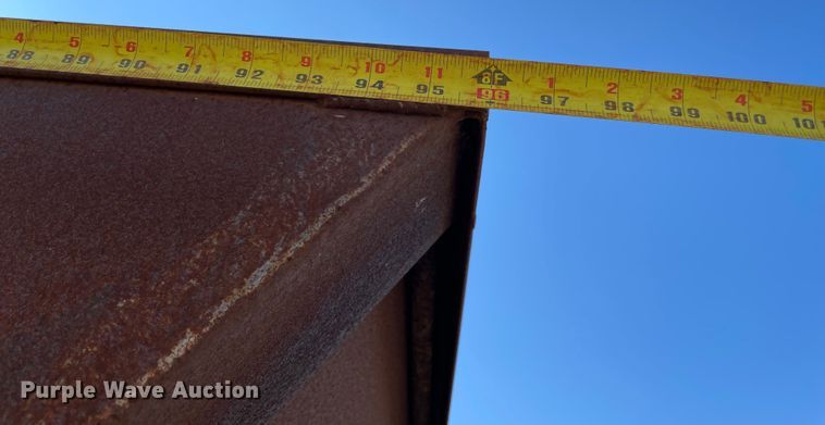 image for item MR9353 2000 International 4900  feed delivery truck