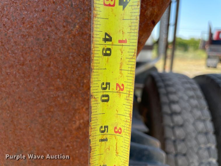 image for item MR9353 2000 International 4900  feed delivery truck