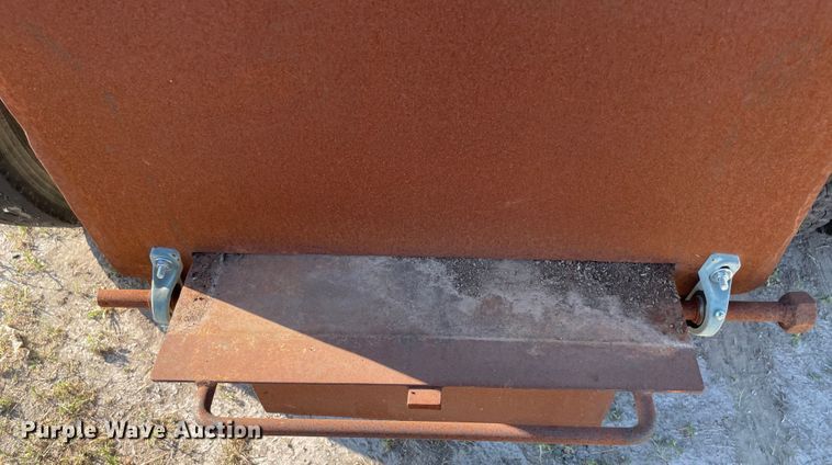 image for item MR9353 2000 International 4900  feed delivery truck