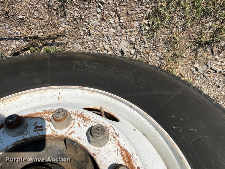 image for item MR9353 2000 International 4900  feed delivery truck