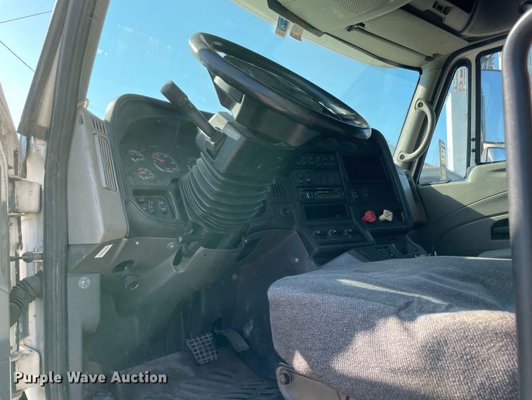 image for item MR9380 2011 International ProStar  semi truck