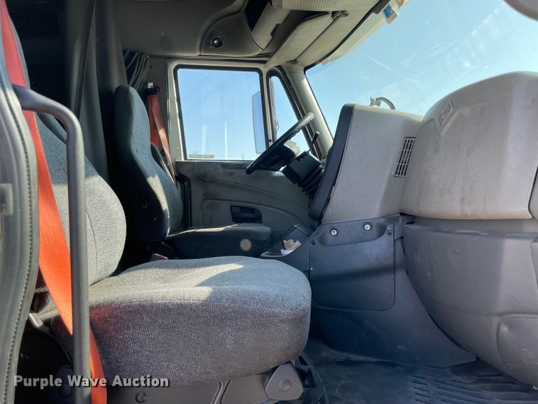 image for item MR9380 2011 International ProStar  semi truck