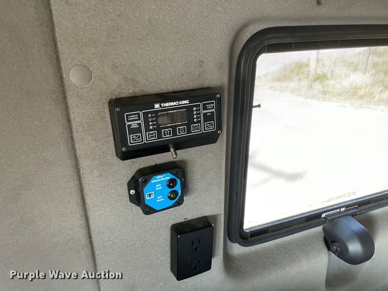 image for item MR9380 2011 International ProStar  semi truck