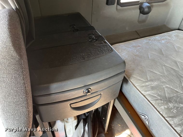 image for item MR9380 2011 International ProStar  semi truck